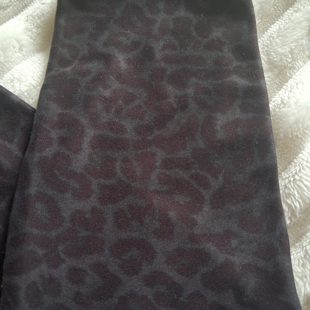 Leopard HIGH RISE Althleta Leggings - Picture 3 of 3
